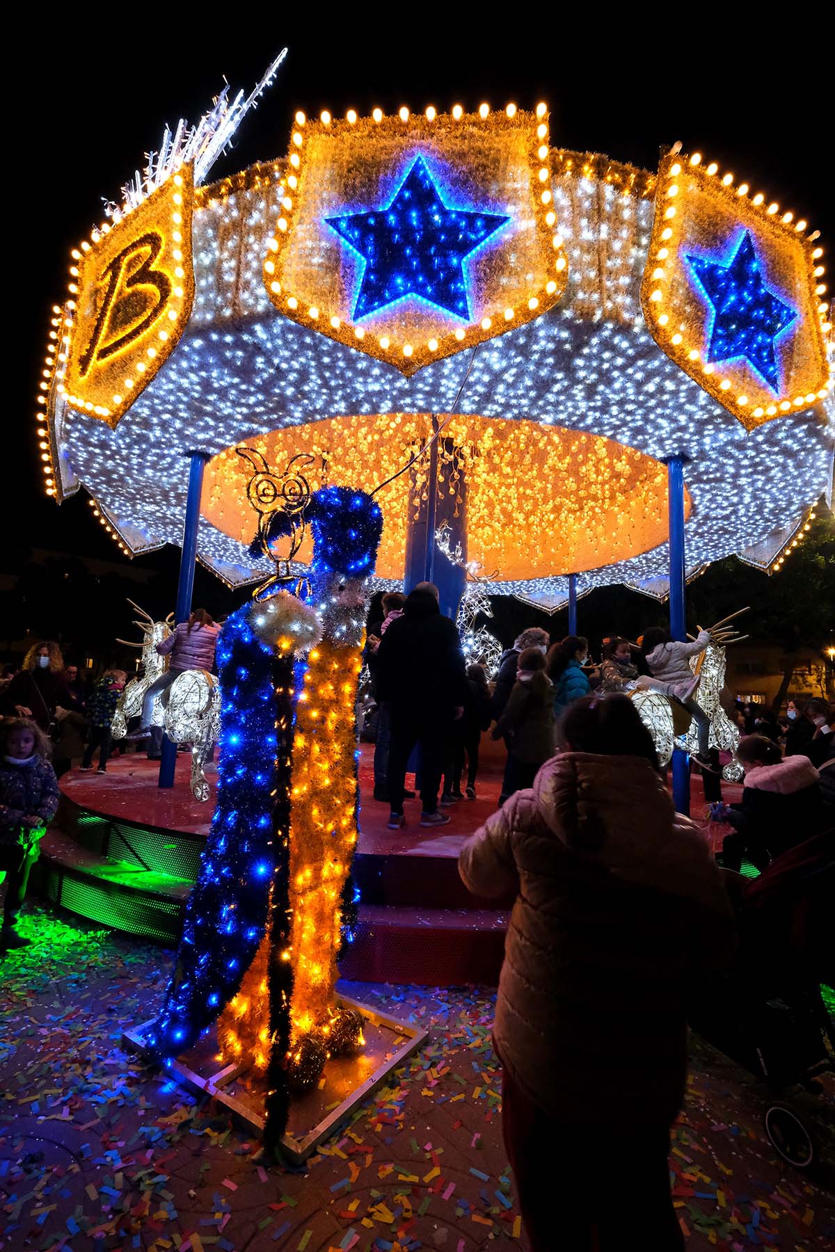 Cornellà da la bienvenida a la Navidad con la fiesta de encendido de luces