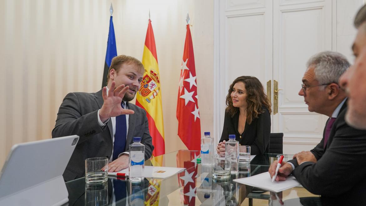 Díaz Ayuso intercambia con el ministro de Tecnologías de la Información de Estonia experiencias sobre el proceso de digitalización
