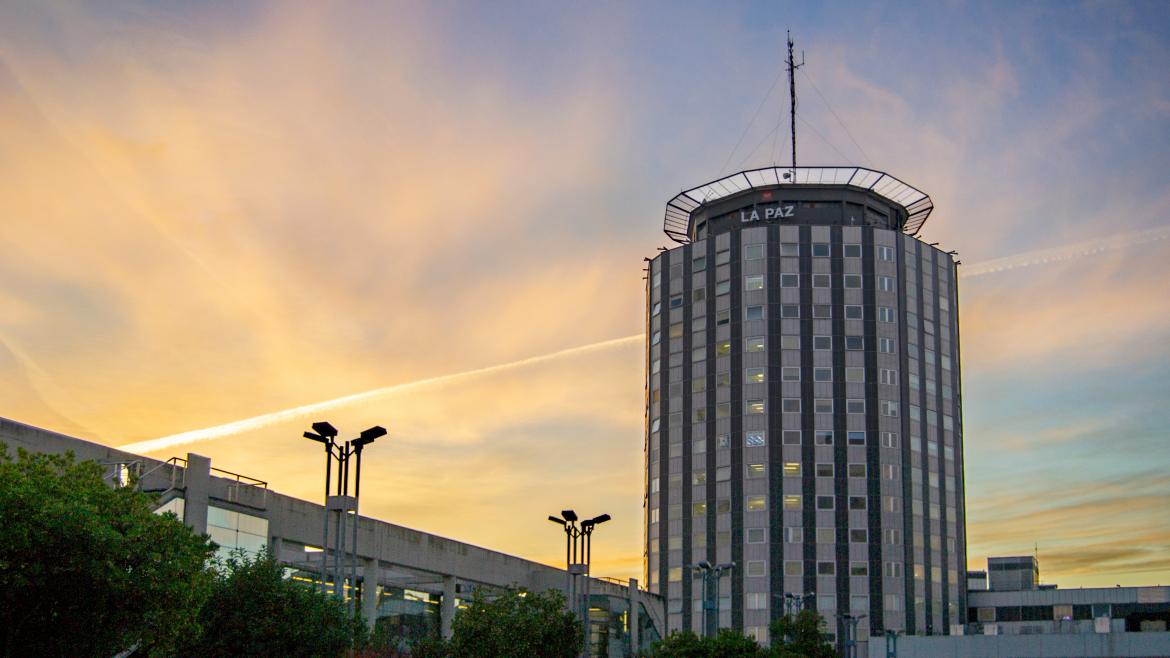 El Hospital público La Paz de la Comunidad de Madrid, primer centro de España en colocar una consola cardíaca que permite la movilidad hasta el trasplante