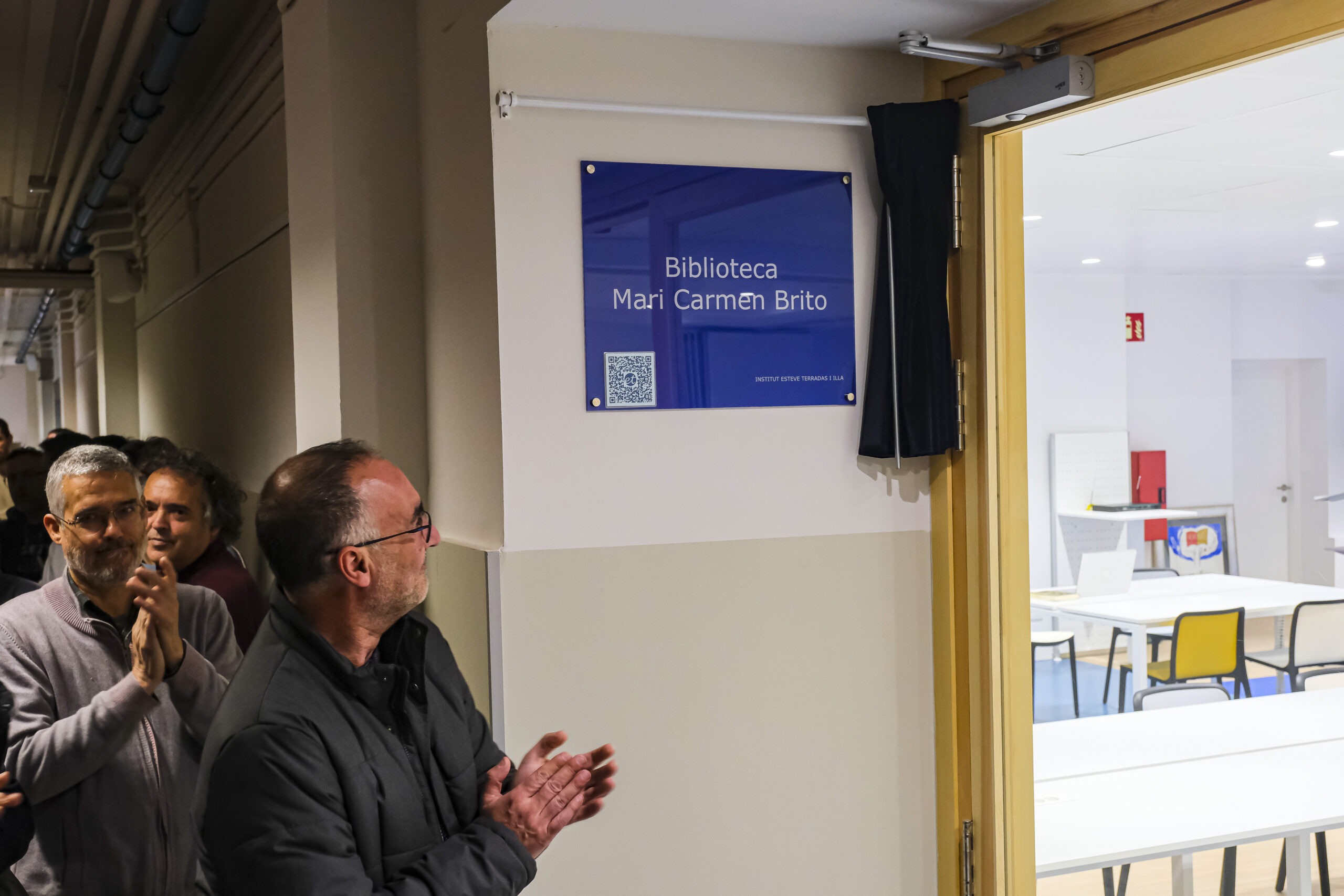 El Instituto Esteve Terradas inaugura la biblioteca M. Carmen Brito (antigua Joan Salvat Papasseit)