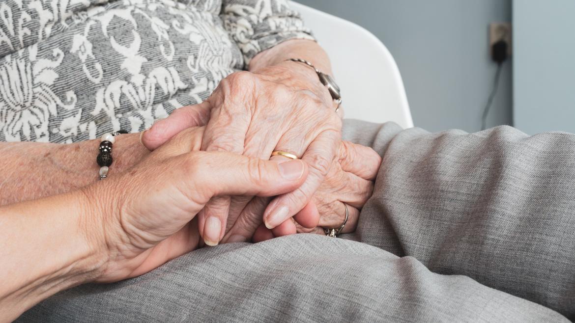 La Comunidad de Madrid destina más de 268 millones de euros a personas en situación de dependencia
