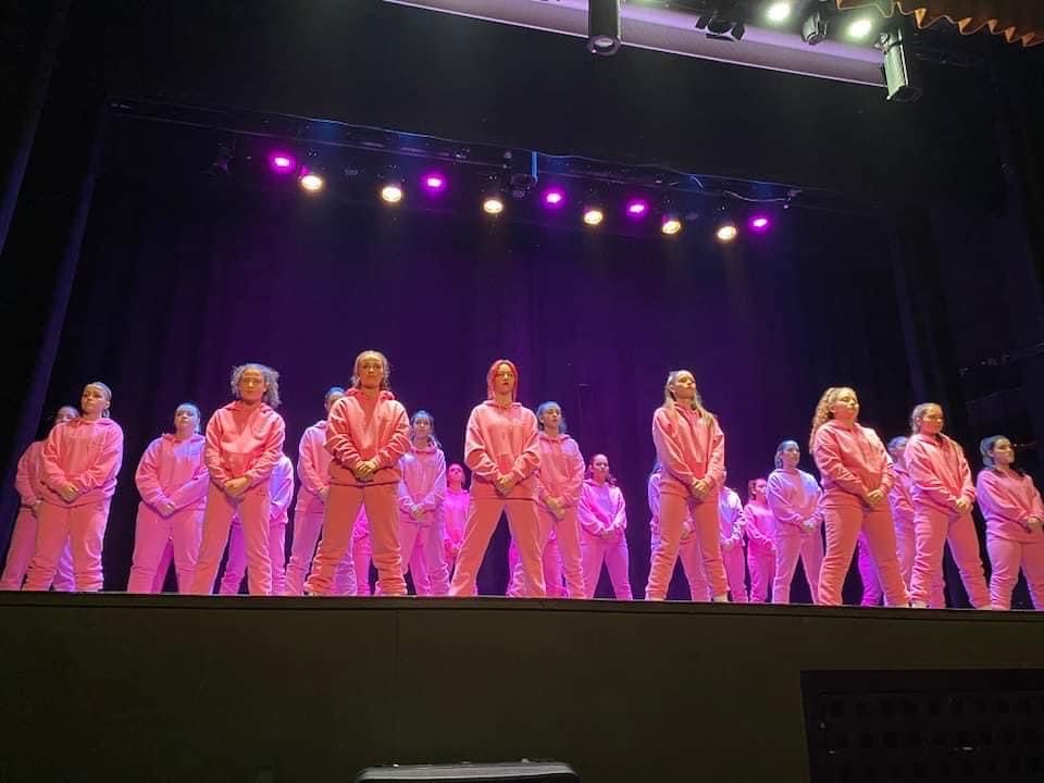 Más de un centenar de bailarines de hip hop participan en el espectáculo Vitax Show 2 de Cúllar Vega