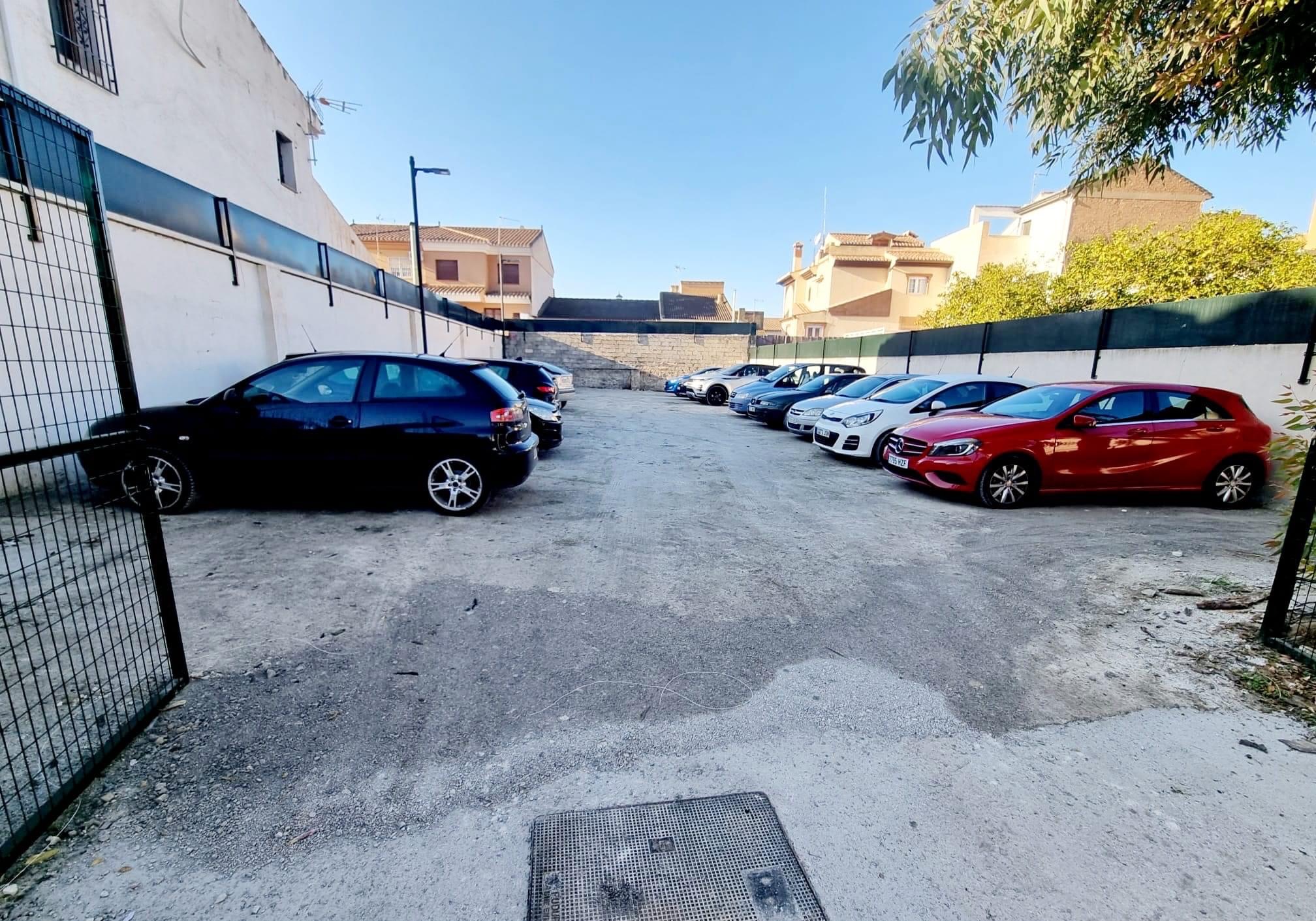 Cúllar Vega estrena un nuevo parking municipal en su zona más comercial del centro
