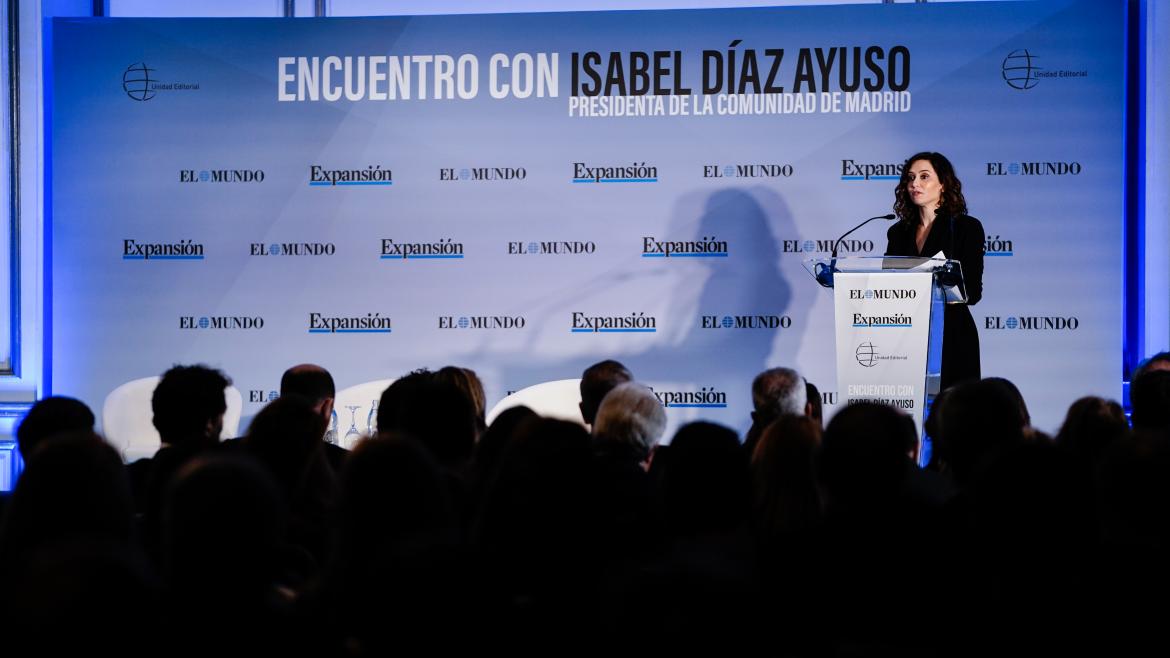Díaz Ayuso confronta la “eficacia” de sus políticas con el “plan” de “terminar con la España de la Transición”