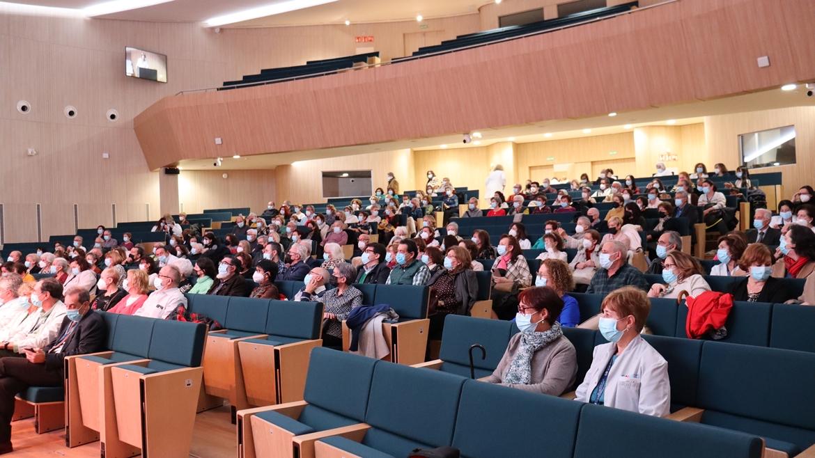 El Hospital 12 de Octubre celebra un acto de homenaje a los 164 profesionales jubilados durante 2022
