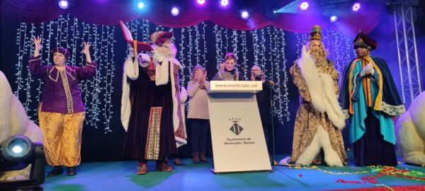 Els Reis d’Orient visiten Montcada per repartir regals i il·lusió entre petits i grans