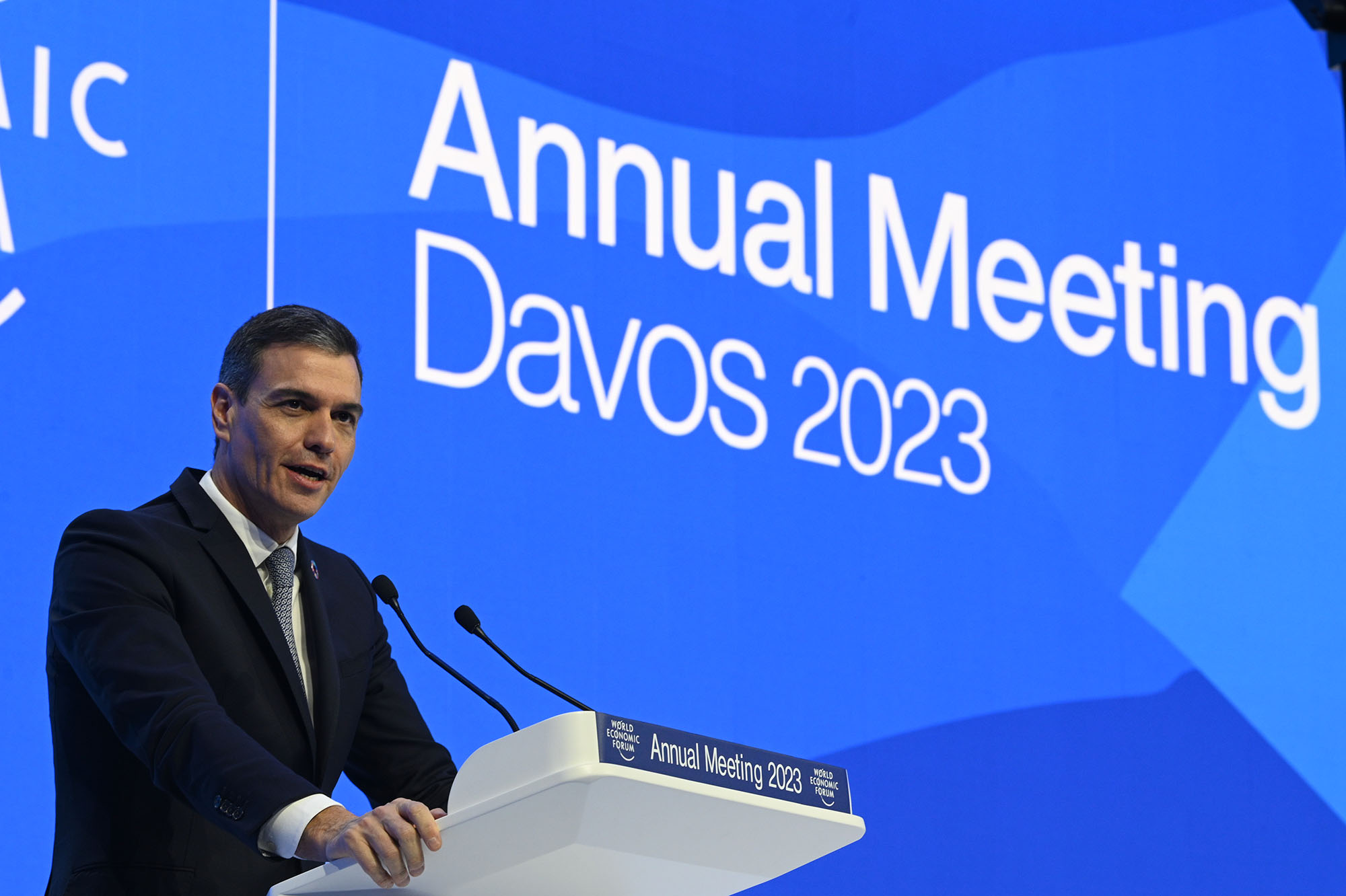 Pedro Sánchez hace en Davos un llamamiento a las élites mundiales para que contribuyan a revertir las desigualdades