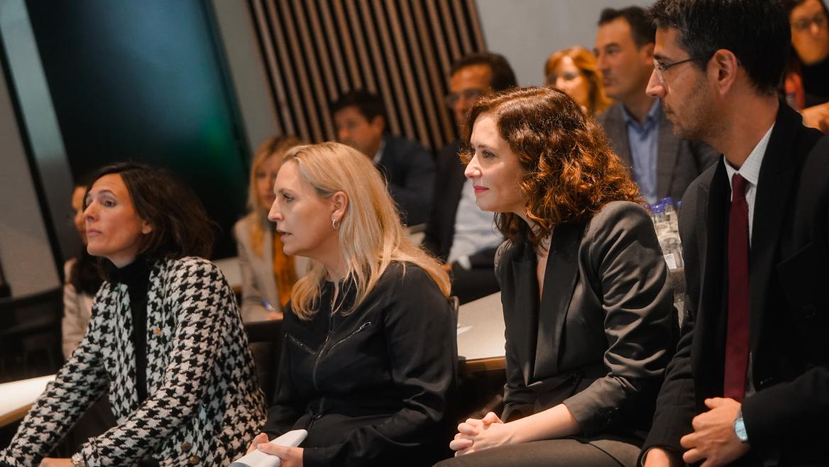 Díaz Ayuso se acerca a las fórmulas londineses para fomentar el emprendimiento