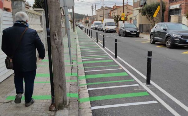 L’Avinguda de Terra Nostra dona prioritat als vianants i a la circulació de trànsit local
