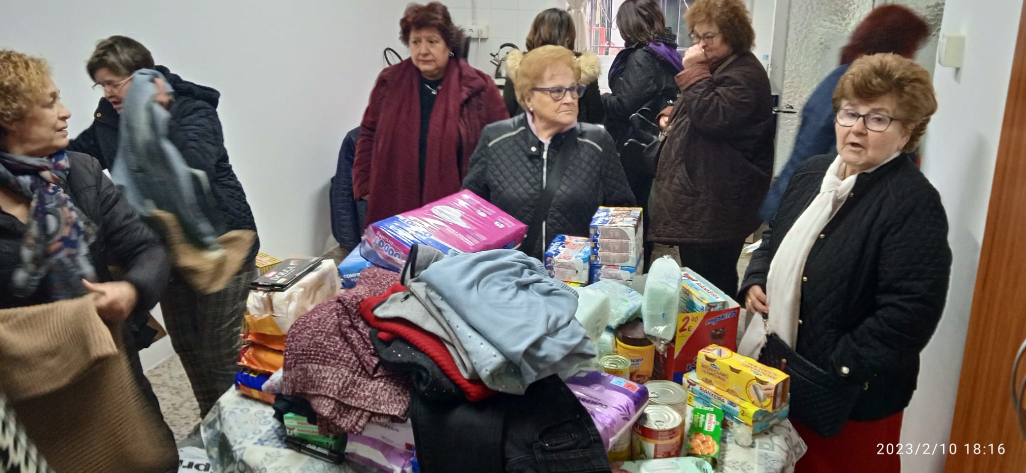 Las mujeres de Cúllar Vega recolectan comida y ropa para enviarlas a los afectados por los terremotos de Turquía y Siria