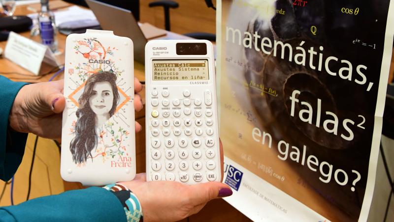 A Xunta e Casio presentan a nova calculadora científica que inclúe por primeira vez a configuración en lingua galega