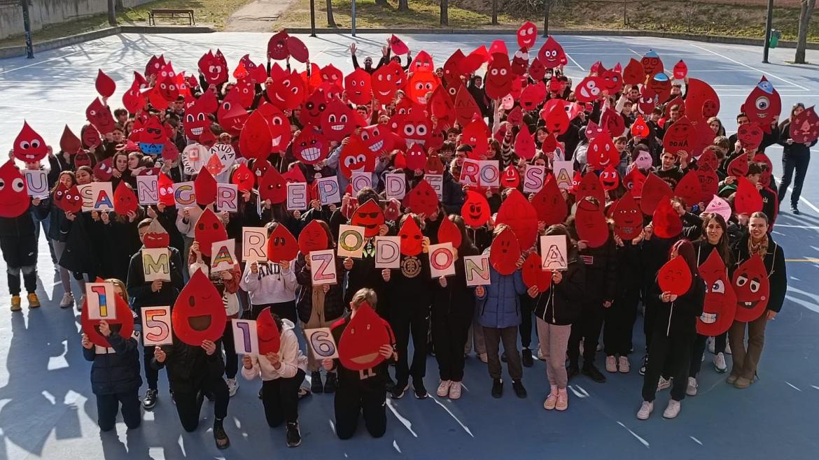 Alumnos de un instituto de San Fernando de Henares promueven el 'maratón' de donación de sangre del Hospital del Henares