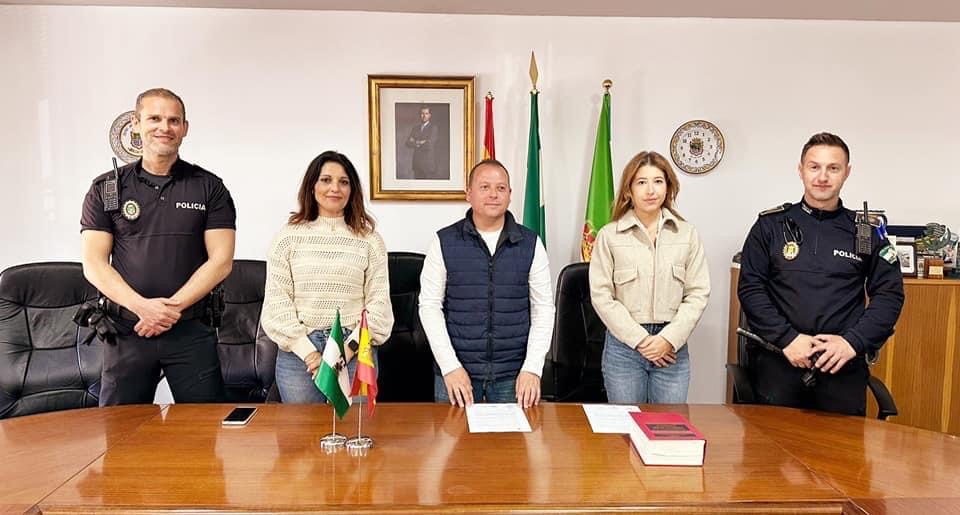 Cúllar Vega mejora su seguridad con la incorporación de una nueva agente a la Policía Local