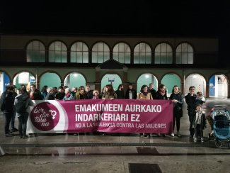 EMAKUMEEN ELKARRATARATZEA