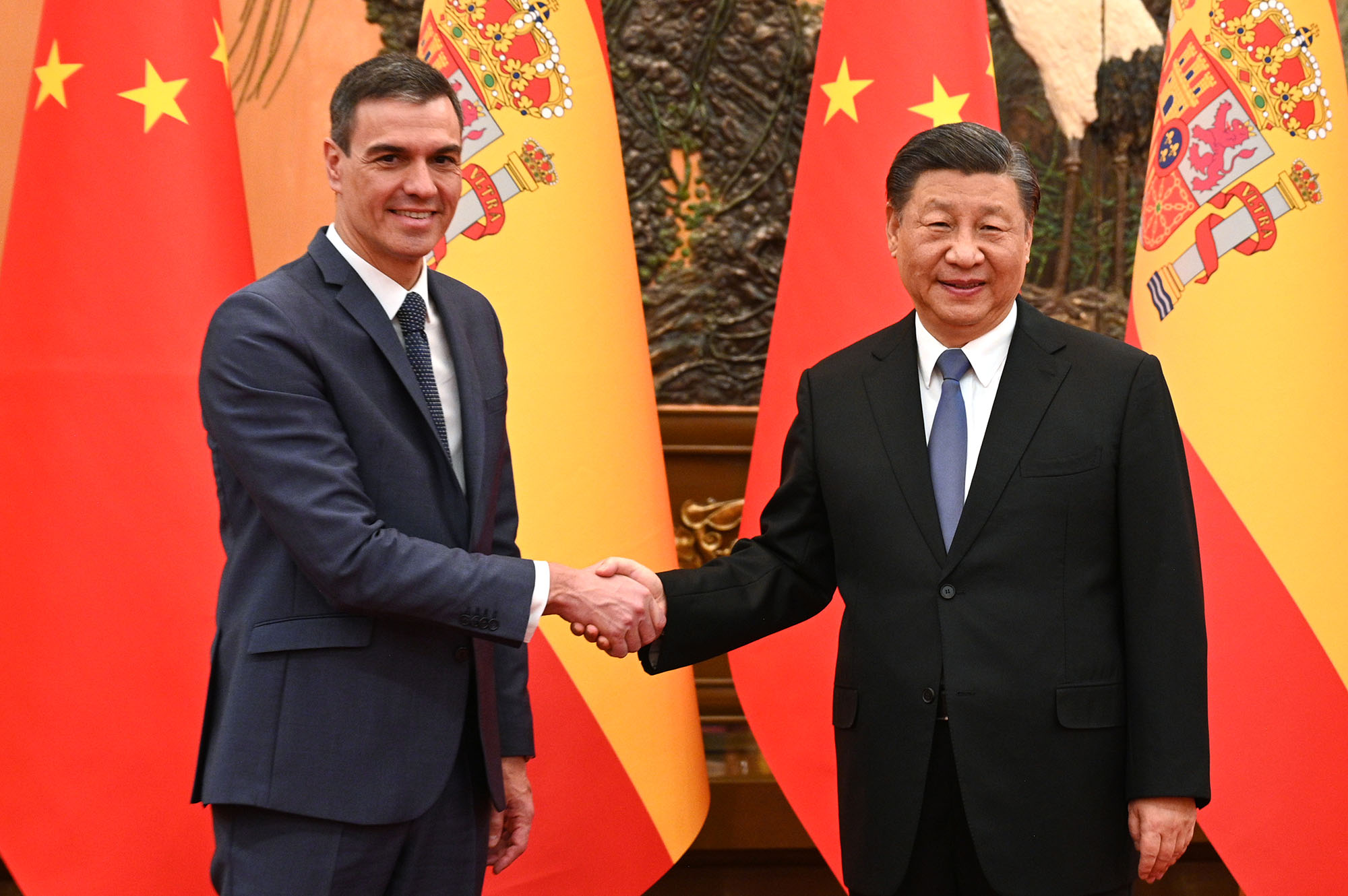 "He trasladado a Xi Jinping que España apoya la Fórmula para la Paz de Zelenski y le he animado a mantener una conversación con el presidente de [Presidente/Actividad]