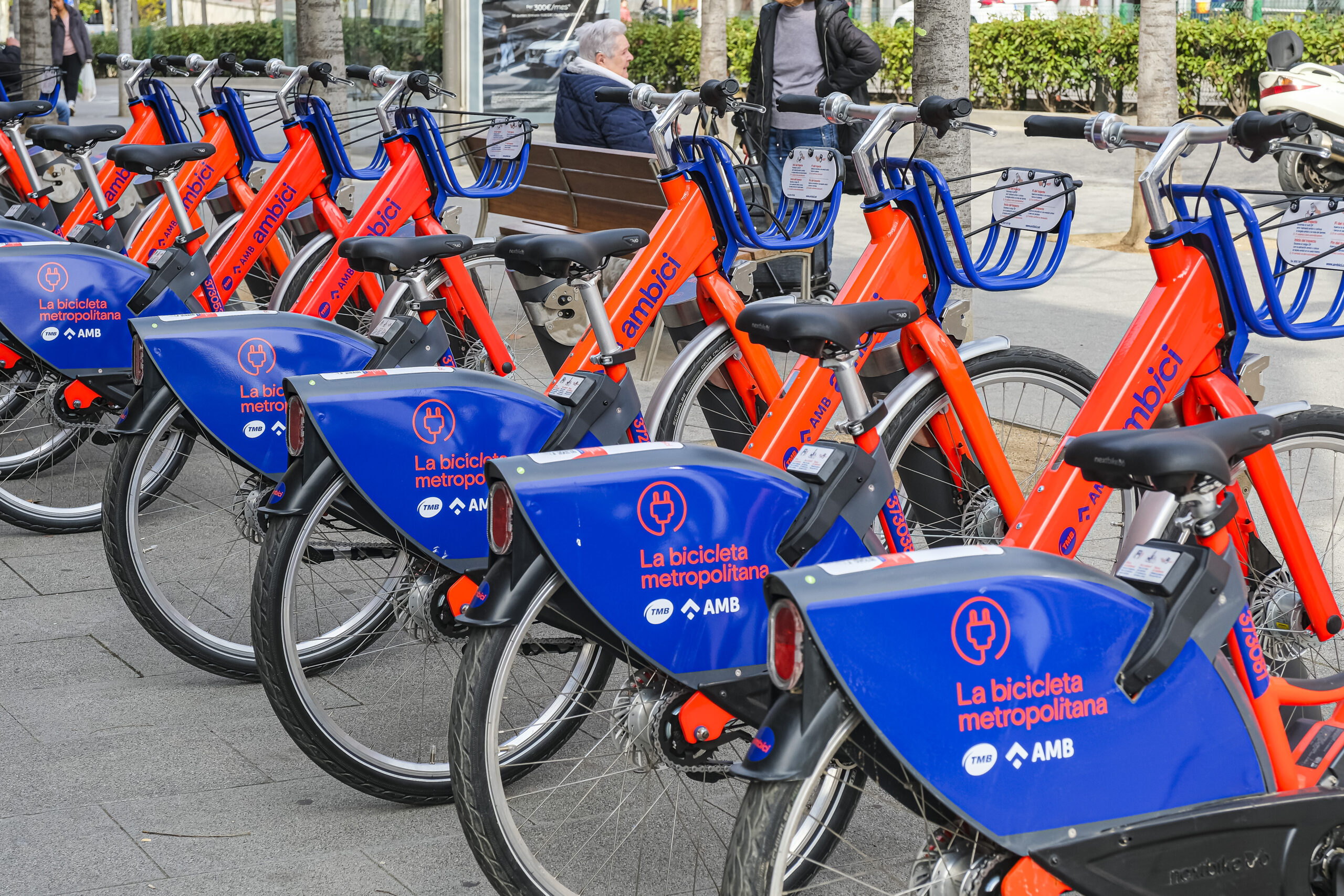 L'AMBici comienza su expansión y activa la primera 'estación-puente' con Barcelona