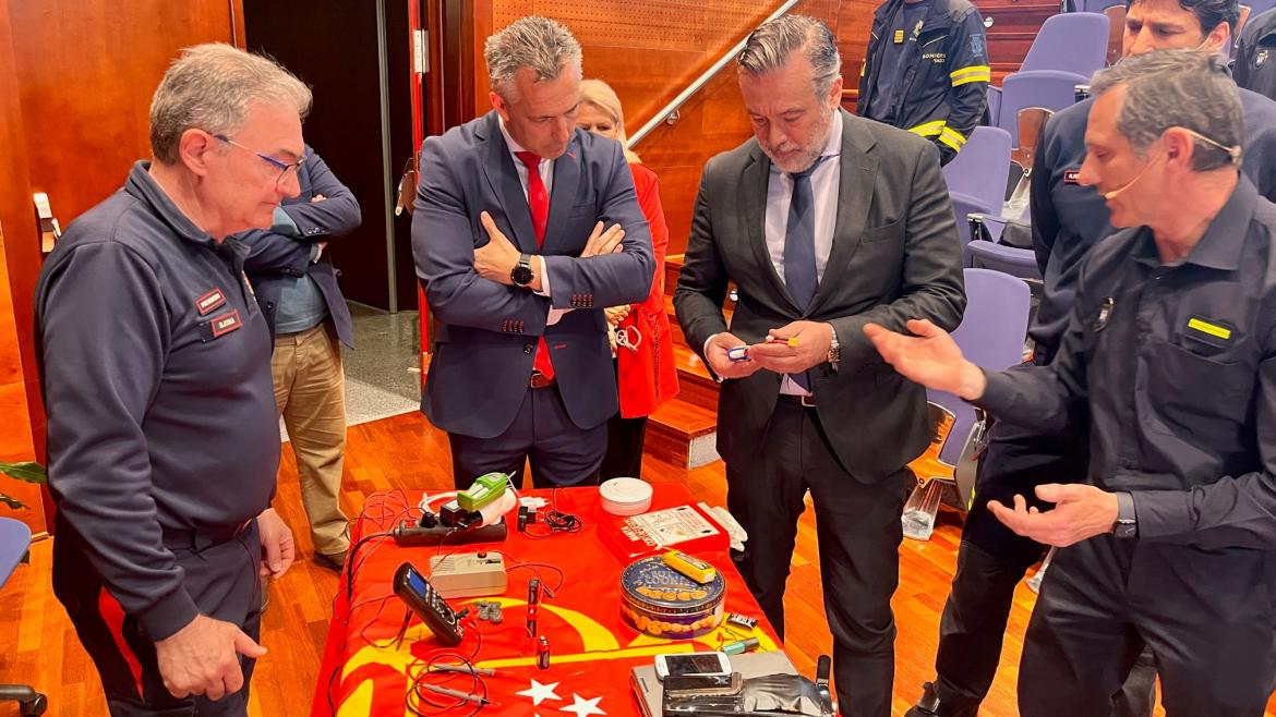 La Comunidad de Madrid presenta la campaña #BateríasSeguras para alertar de sus riesgos por mal uso en los hogares