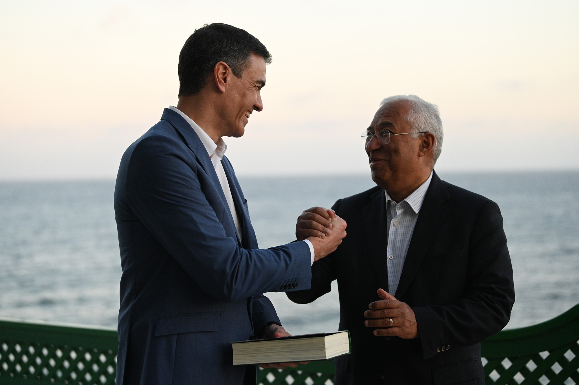 La Moncloa. 14/03/2023. Pedro Sánchez y António Costa visitan la Casa Museo de José Saramago en Lanzarote [Presidente/Actividad]