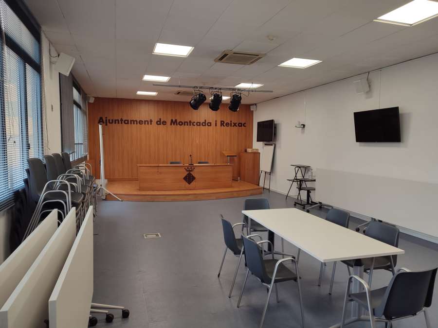 La Sala Institucional de la Casa de la Vila s’equipa amb l'última tecnologia