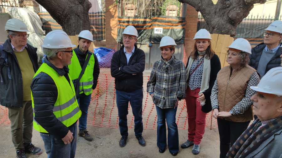 La comissió que vetlla per la protecció del catàleg patrimonial visita les obres que s’estan fent en alguns elements que hi estan inclosos
