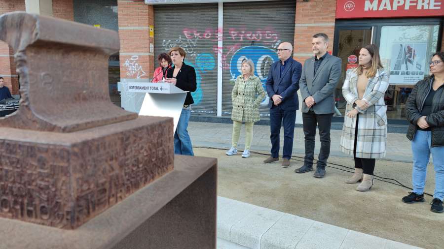 Montcada i Reixac recorda les víctimes del tren a l’espera de conèixer quines empreses executaran el soterrament