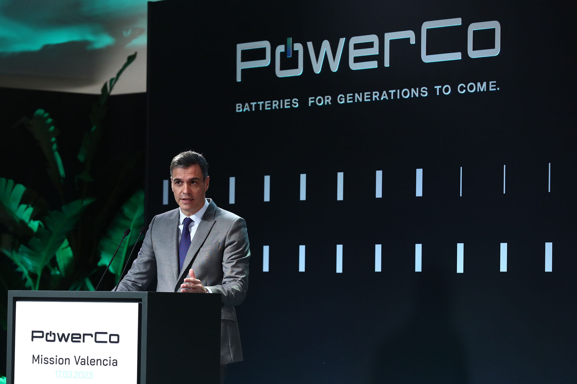 Sánchez subraya el compromiso del Gobierno con la transición ecológica, la reindustrialización y la innovación como motores de la economía
