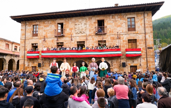 Inicio de las fiestas Maiatzeko Santikutzak