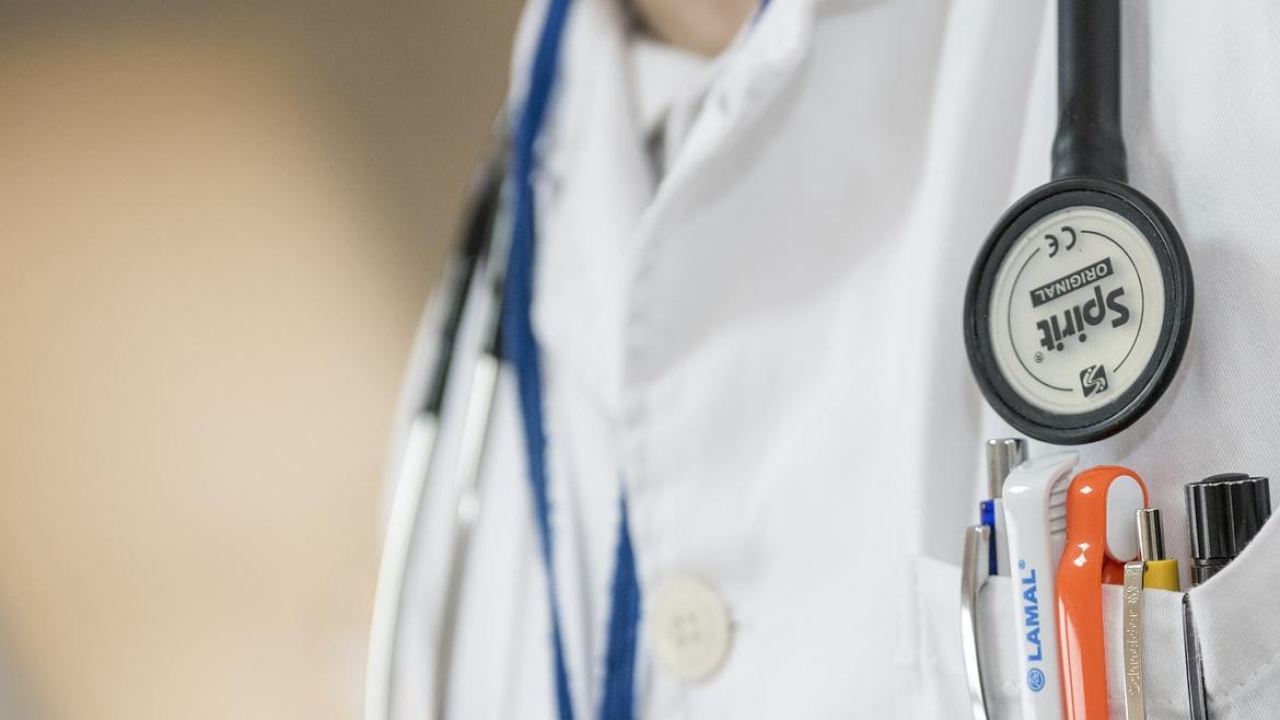 La Comunidad de Madrid aprueba la subida salarial para más de 5.200 médicos de Atención Primaria