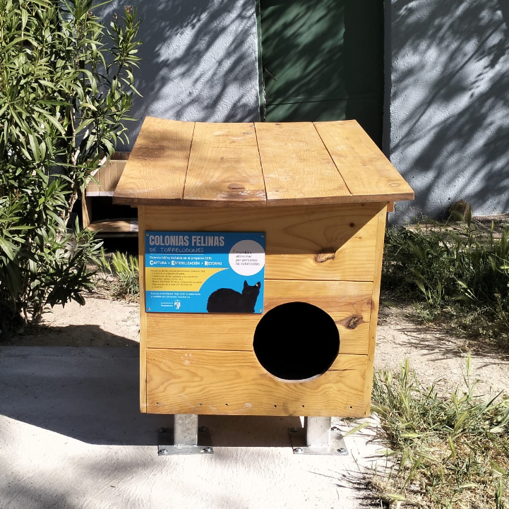Nuevas casetas para alimentación de las colonias felinas