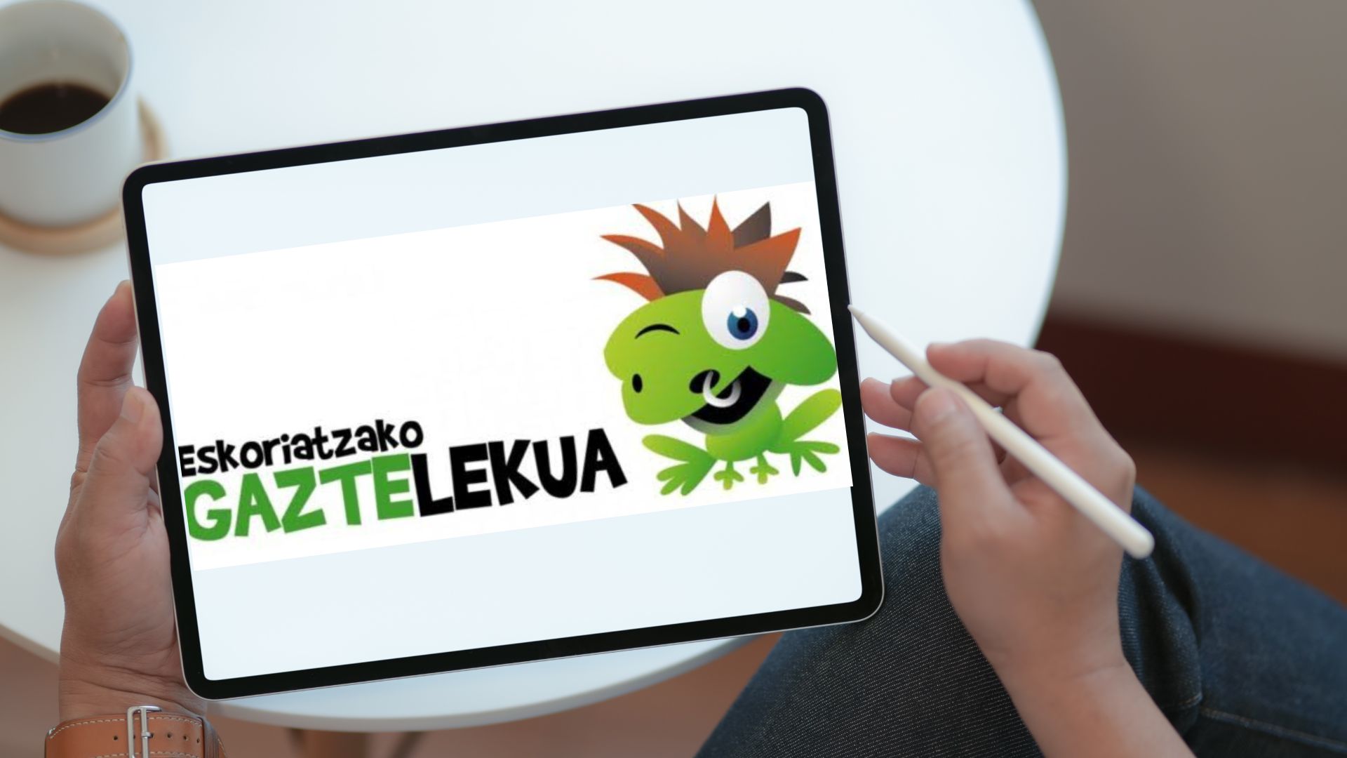 Eskoriatzako gaztelekurako hezitzailea behar da