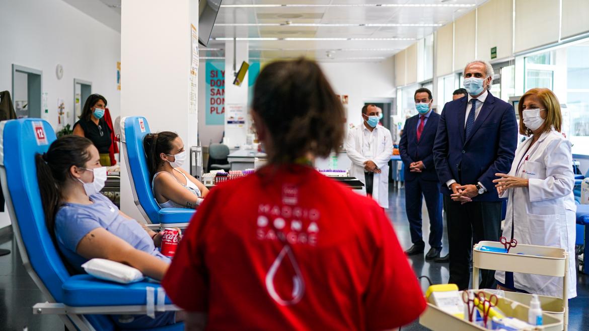 La Comunidad de Madrid reconoce el altruismo y compromiso con la vida de los grandes donantes de sangre