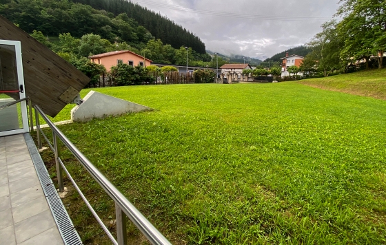 Llega el verano al polideportivo Bikuña