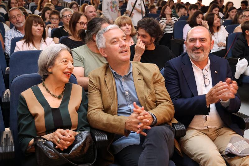O Colexio de Atín-Cela de Mos e o Instituto de Cotobade de Cerdedo-Cotobade, gañadores do V certame escolar de Podcast “O Vello dos contos”