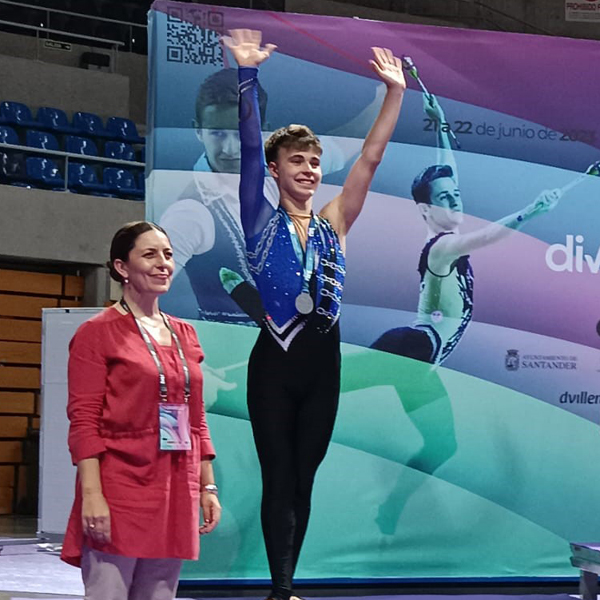 Xavier Bautista, del Club Rítmica Sant Feliu, aconsegueix la plata en maces al Campionat d&#039;Espanya