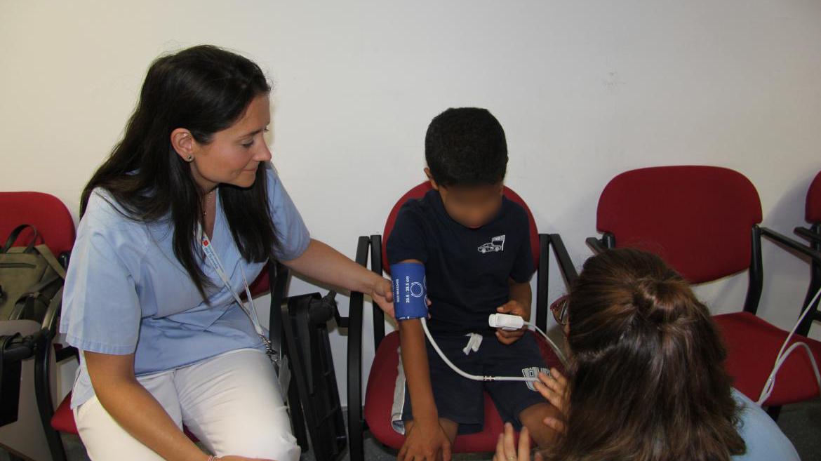 El Hospital Universitario del Sureste realiza exámenes de salud a 21 niños saharauis