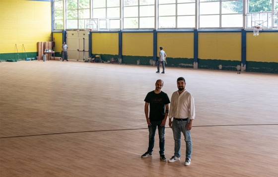 Sustitución del pavimento de la cancha del polideportivo Bikuña