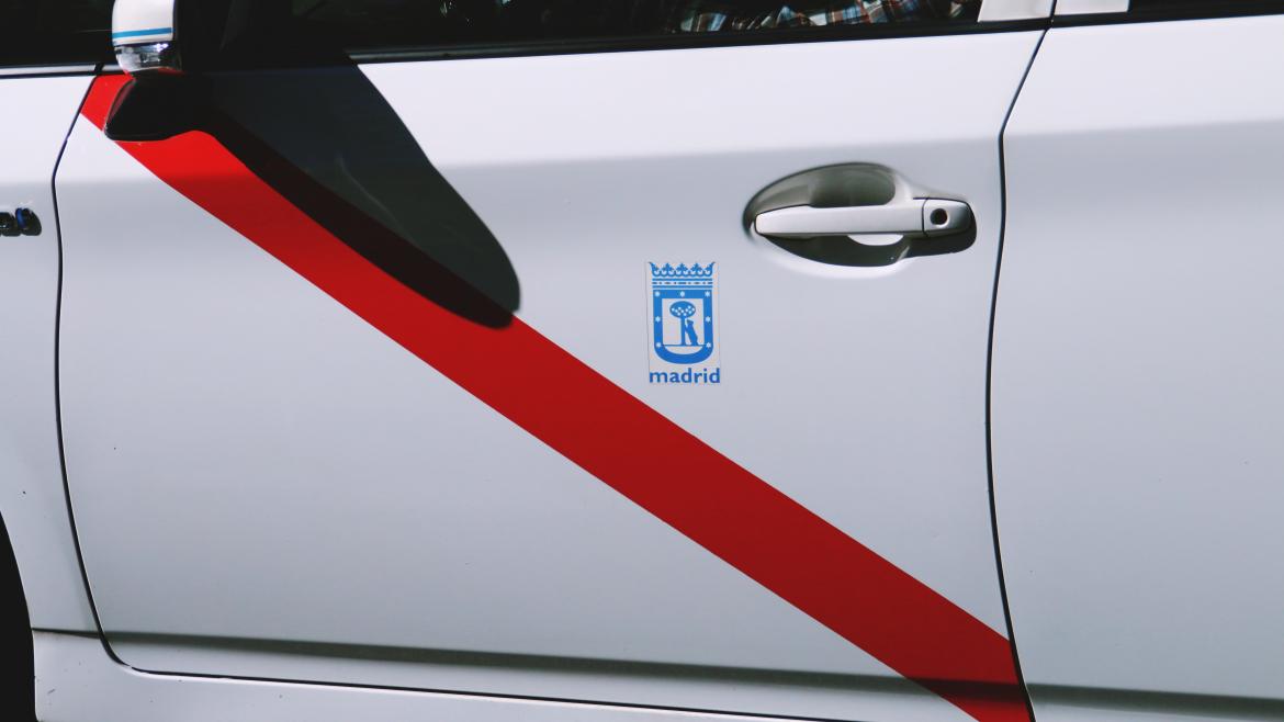 La Comunidad de Madrid extiende el transporte a demanda a 40 municipios de la Sierra Norte para dar este servicio de taxi a 25.000 usuarios