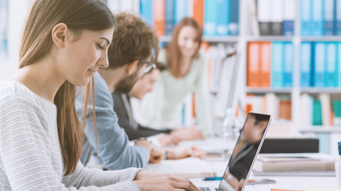 La Comunidad de Madrid invierte 6,75 millones en las Becas de Excelencia para reconocer el esfuerzo académico
