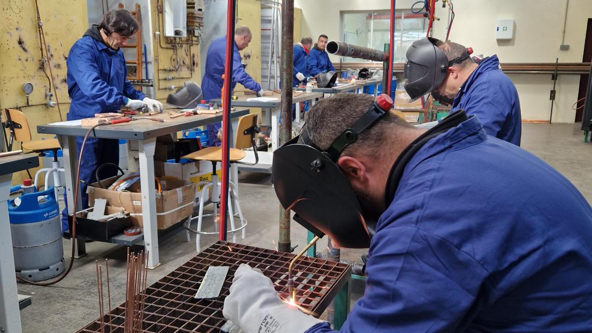 La Comunidad de Madrid invierte más de 90 millones de euros para contratar personas con dificultades en el acceso al mercado laboral