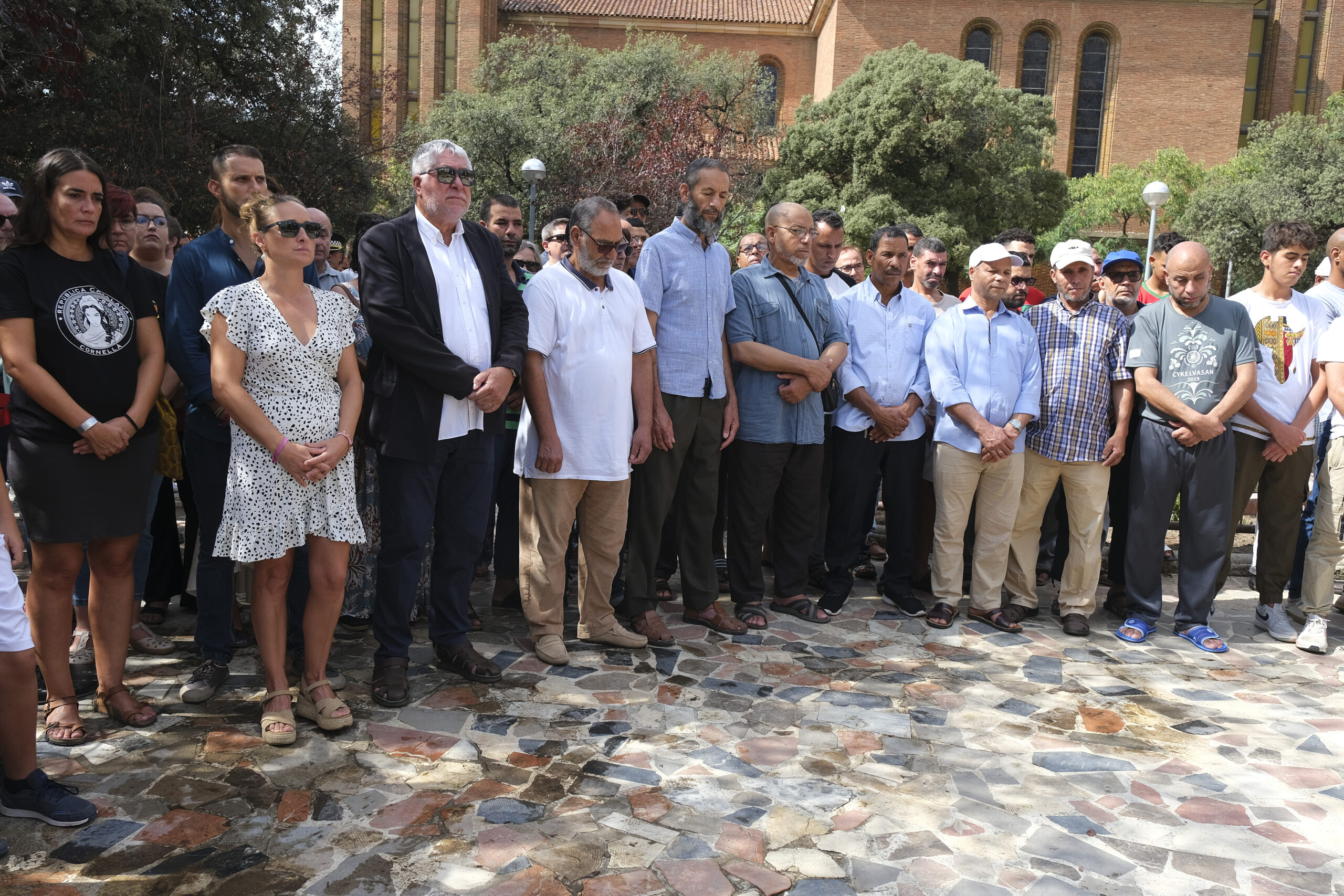 Cornellà conmemora la Diada y muestra su solidaridad con Marruecos