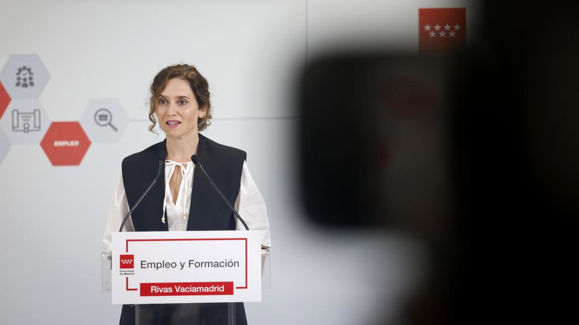 Díaz Ayuso anuncia la incorporación de whatsapp para informar de ofertas de empleo y formación a los madrileños que lo autoricen