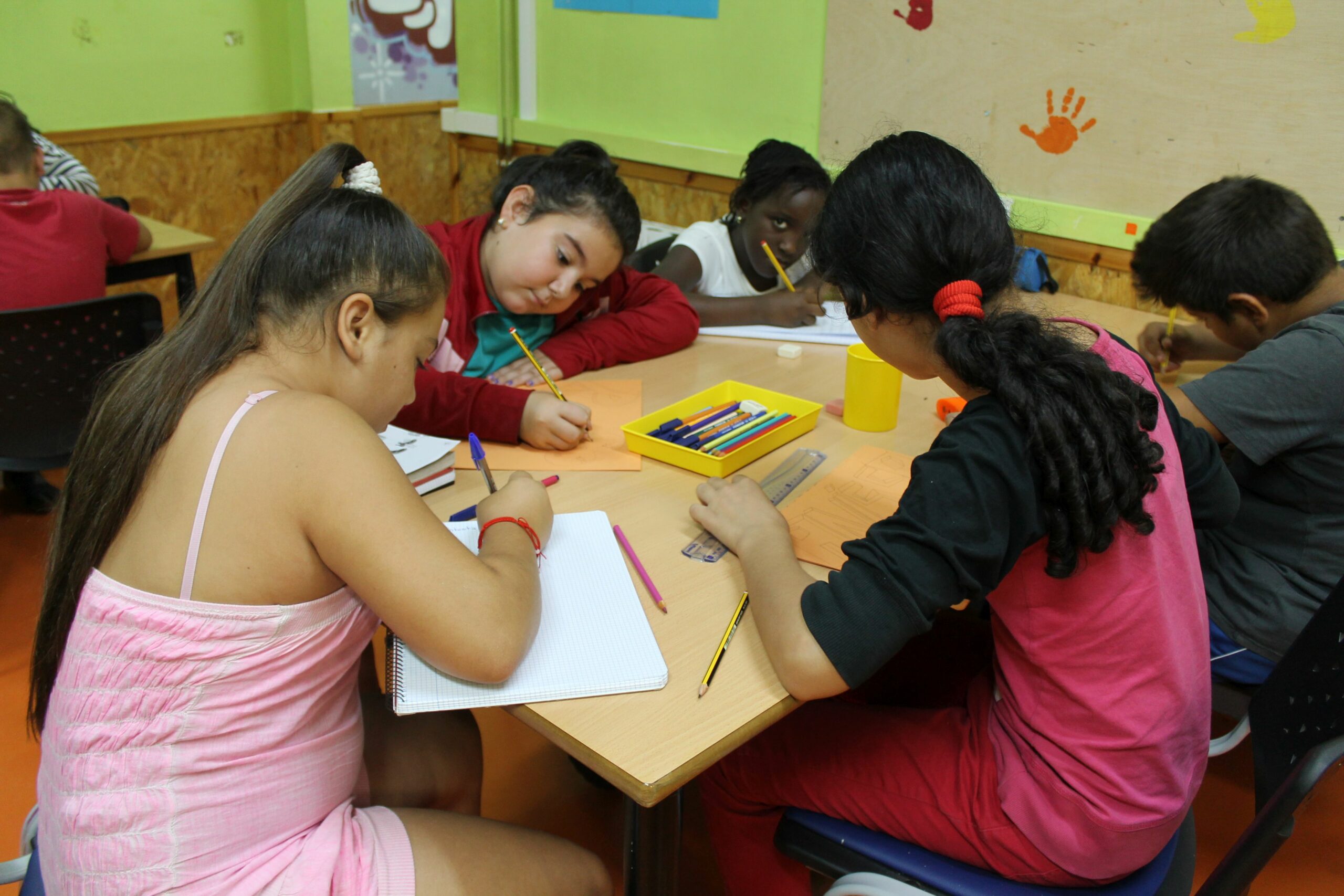 Els serveis d’intervenció socioeducativa incorporaran les famílies com element principal de treball