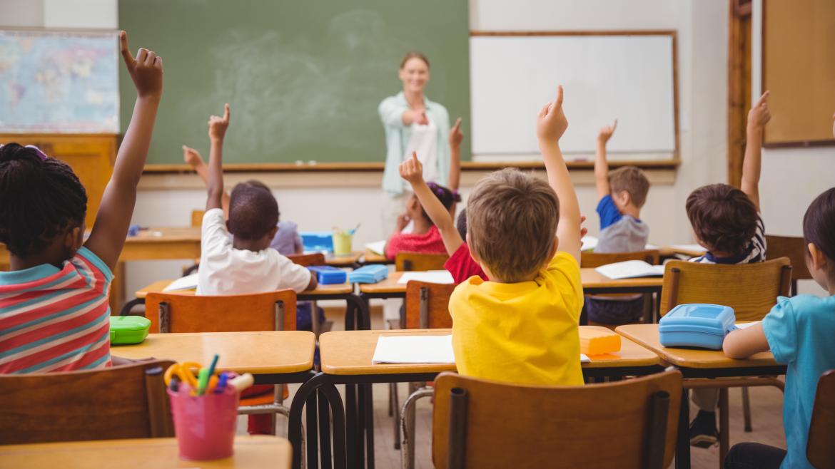 La Comunidad de Madrid invierte 96,5 millones para los 2.045 nuevos docentes incorporados este curso a los centros educativos públicos