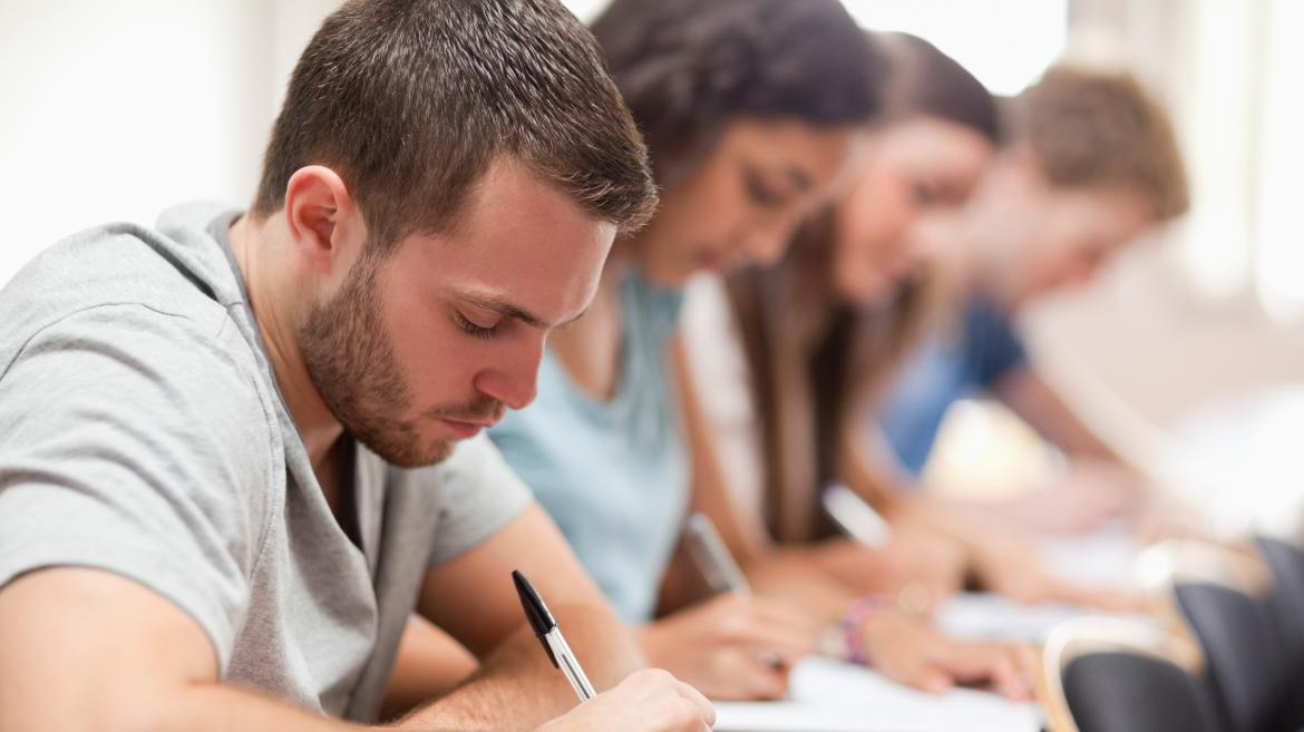 La Comunidad de Madrid incrementa un 18% los alumnos beneficiados por las becas de Formación Profesional de Grado Superior