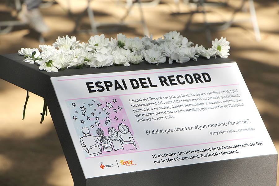 Commemoració a Montcada i Reixac del Dia Mundial per la mort gestacional, perinatal i neonatal