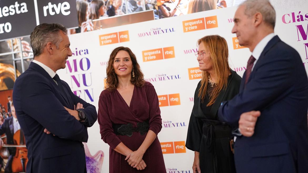 Díaz Ayuso asiste a la gala benéfica en favor de los huérfanos de la Guardia Civil