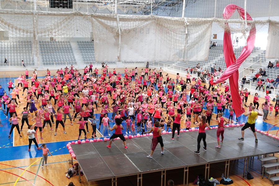 Empieza la quincena Rosa en Cornellà para concienciar sobre el cáncer de mama