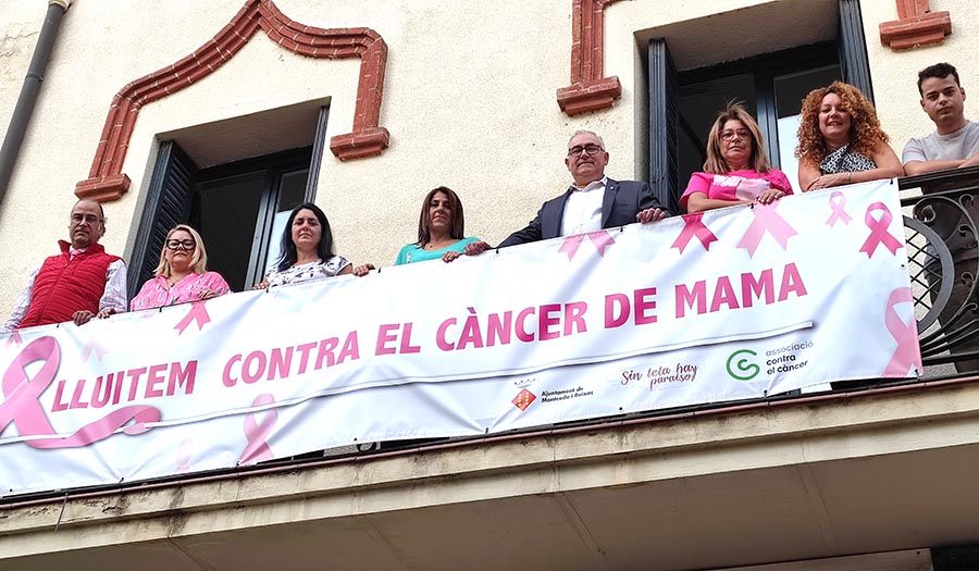 L’Ajuntament i les entitats mostren el seu suport a la lluita contra el càncer de mama