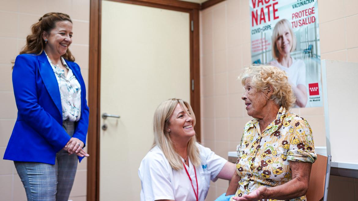 La Comunidad comienza hoy a vacunar frente a la gripe y el COVID-19 a 1,6 millones de personas en centros de salud, hospitales públicos y residencias