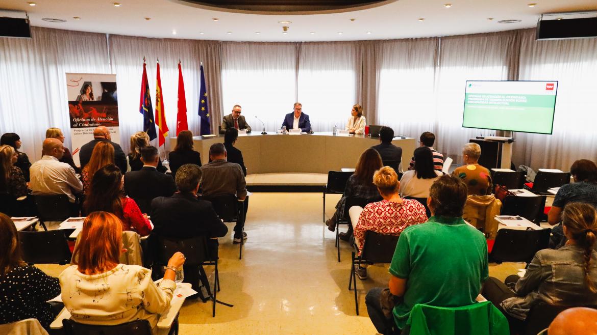 La Comunidad de Madrid programa unas jornadas para sensibilizar sobre la atención telefónica y presencial a personas con discapacidad intelectual